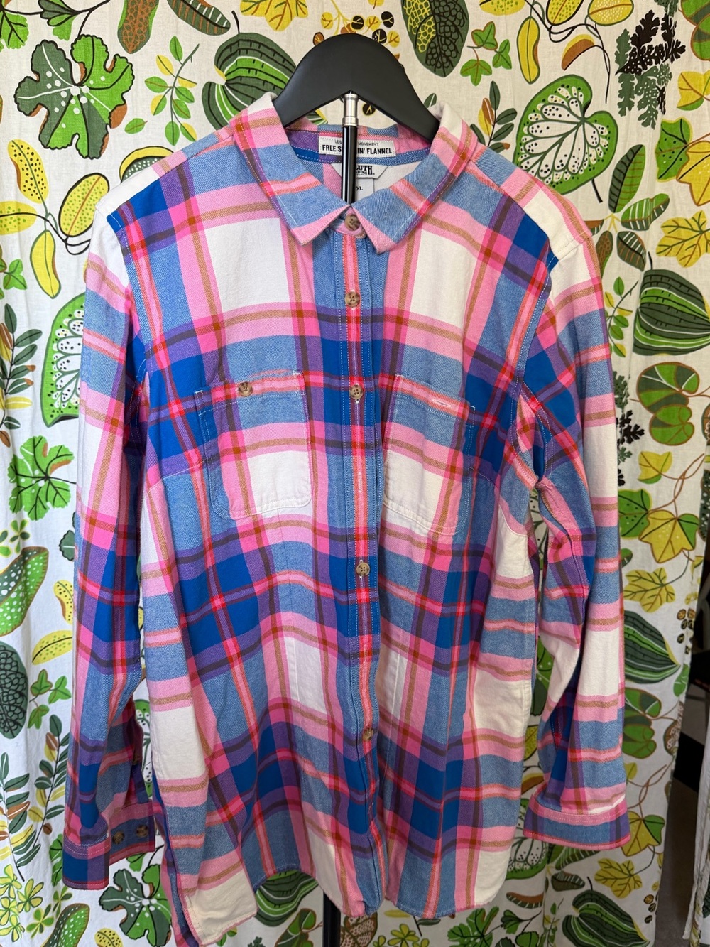 Duluth Trading Co XL Free Swingin’ Flannel Pink Blue Plaid Button Down Shirt